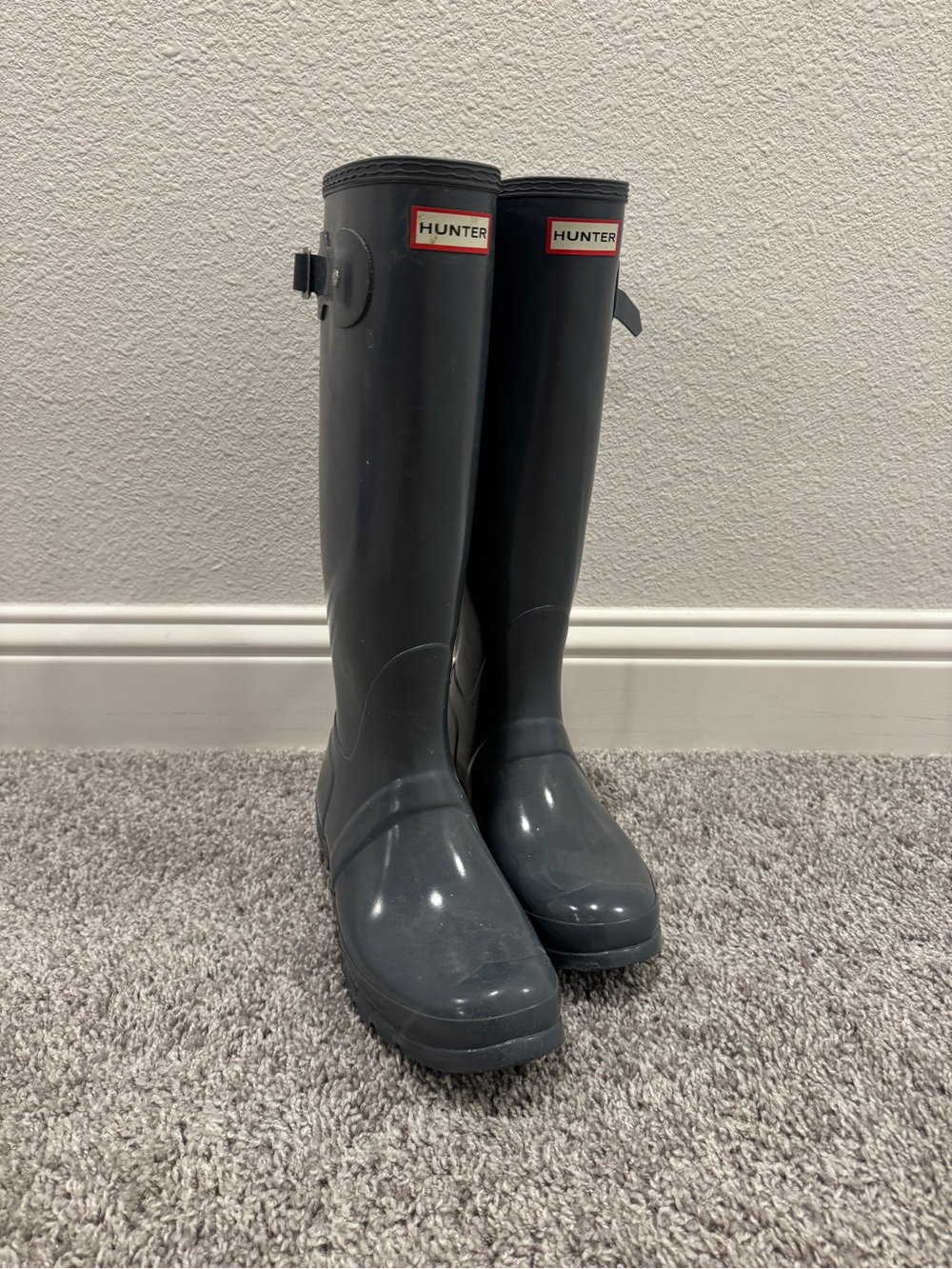 Hunter Tall Gloss Rain Boots in Charcoal Gray